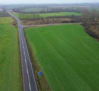 Znížená cena - Investičné pozemky  5722 m2 | Záhorská Ves - Lúčne pozemky pri ceste v Záhorskej Vsi, vhodné pre komerčné využitie.