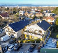 4i byt s atmosférou domu, terasou a parkovaním | Vrakuňa, 129m2 - Rodinný dom so záhradou na Tymiánovej ulici v Bratislave, časť Vrakuňa.