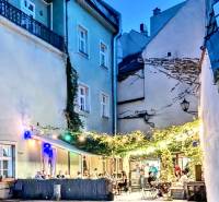 Na prenájom, odstúpenie reštaurácia, Bratislava, Centrum, Sedlárska ul - Nočný gastro priestor na Sedlárskej ulici v Bratislave - Historické jadro.