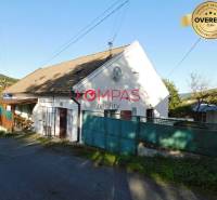 INVESTIČNÁ PRÍLEŽITOSŤ, BUDOVA NA PODNIKATEĽSKÉ ÚČELY - KALINKA - Obchodné priestory vo Vígľašskej Hute-Kalinke so sedlovou strechou a spevnenou cestou.