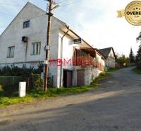 INVESTIČNÁ PRÍLEŽITOSŤ, BUDOVA NA PODNIKATEĽSKÉ ÚČELY - KALINKA - Obchodné priestory v obci Vígľašská Huta-Kalinka pri ceste, starší dvojpodlažný dom.