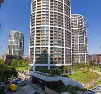 REZERVOVANÉ I METROPOLIS I Luxusný 1i byt I Staré Mesto - Výškové budovy v Bratislava - Staré Mesto na Bottovej obklopené zeleňou a cestou.