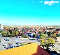 Posledný investičný krásny 2-izbový byt | 55 m² | RÍNOK RAČA - Výhľad na mestskú časť v Bratislave - Rači, ulica Františka Kubu, 2-izbový byt.