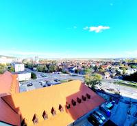 Posledný investičný krásny 2-izbový byt | 55 m² | RÍNOK RAČA - Pohľad na Bratislavu-Raču z ulice Františka Kubu s výhľadom na okolie.