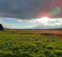 TURANY-stavebný pozemok o výmere 793 m2 - Slnečná krajina a pozemky ideálne na bývanie, uprostred prírody.