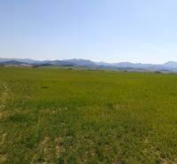 MARTIN-Záturčie pozemok na developerské  účely o výmere 3653m2 - Zelené lúky s panorámou hôr lákajú na oddych na rekreačné pozemky.