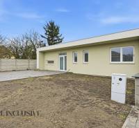 Na predaj 4-izbové novostavby, Veľká Paka - Rodinný dom na Čukárskej Pake vo Veľkej Pake s priestranným pozemkom a terasou.