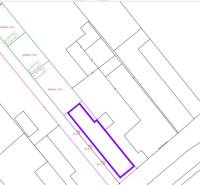 PREDPREDAJ – 3-izbový tehlový mezonet s garážou a pozemkom | Topoľčian - Pôdorys rozmiestnenia bytov s priľahlými záhradami a parkovacími miestami.