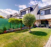 PREDANÉ - Exkluzívne na predaj rodinný dom v Stupave - Rodinný dom v Stupave s upravenou záhradou, chodníkom a terasou.