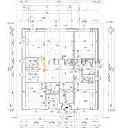 POSLEDNÁ NOVOSTAVBA - HOLODOM | PRÁZNOVCE - Pôdorys rodinného domu s detailnými rozmermi izieb a technickými špecifikáciami.
