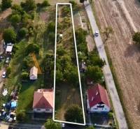 POZEMKY - ZÁHRADY OD 12.780€ | BLESOVCE  - Pozemky - bývanie v Blesovciach na ulici blesovce, lemované rodinnými domami a zeleňou.