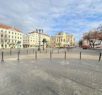 EXKLUZÍVNE, Štýlový 2i byt,, Hviezdoslavovo námestie, Staré.Mesto  - Na ulici Hviezdoslavovo námestie je historická architektúra s dláždenými ulicami a pokojným okolím.