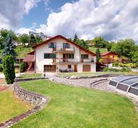 Na predaj Rodinný dom -rezort - Banská Bystrica 4500m2 - Rodinný dom v Slovenskej Ľupči na ulici Pod zámkom s veľkou záhradou a altánkom.