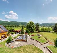 Na predaj Rodinný dom -rezort - Banská Bystrica 4500m2 - Rodinný dom na ulici Pod zámkom v Slovenskej Ľupči, s veľkou záhradou a bazénom.