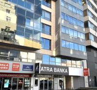 Krásny slnečný kancelársky priestor, BA Staré Mesto, Dunajská - Budova na Dunajskej v Bratislave - Staré Mesto, s kancelármiami a obchodnými priestormi.