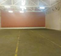 NA PRENÁJOM SKLAD 632 m2, KOŠICE - JUH - Priestranný sklad v Košiciach - mestskej časti Nad jazerom na Južnom nábreží.