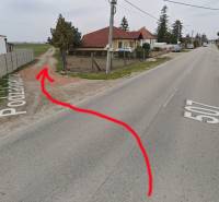 Predám pozemok v Mostovej - 2244m2  - Vidiecka cesta s odbočkou na ulici Podzámska, vhodné pozemky na bývanie.