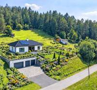 ĎURĎOVÉ_pozemok na výstavbu RD - Dom obklopený zeleňou pri lese v Ďurďovom, Považská Bystrica na pozemku pre bývanie.