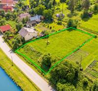 ĎURĎOVÉ_pozemok na výstavbu RD - Pozemky - bývanie v Ďurďovom, Považská Bystrica s výhľadom na vodnú plochu a zeleň.