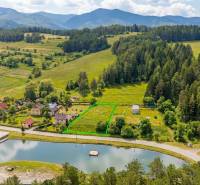 ĎURĎOVÉ_pozemok na výstavbu RD - Pozemok na bývanie v Ďurďovom, Považská Bystrica, s výhľadom na okolitú prírodu a dedinu.