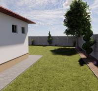 NA PREDAJ 3-IZBOVÝ RD (ČASŤ DVOJDOMU), ZEMIANSKA OLČA - Pohľad na dvor rodinného domu v Zemianskej Olči s upravenou zeleňou a chodníkom.