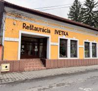 Podnikateľský objekt na prenájom v Lučenci - Reštaurácia Ivetka v centre Lučenca, gastro priestory s farebnou fasádou.