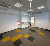 Kancelársky priestor 205 m2 v centre BA za rozumnú cenu - Kancelárie s klimatizáciou a farebným kobercom, vhodné na pracovné účely.