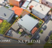 NA PREDAJ APARTMÁNOVÝ DOM VO VEĽKOM MEDERI - Dom na predaj vo Veľkom Mederi, prezentovaný realitnou kanceláriou. Hotely a penzióny.