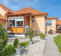 ZĽAVA - 3 IZBOVÝ RODINNÝ DOM, BLÍZKO CENTRA DUN.STREDY - Rodinný dom na Zelenú v Dunajskej Strede s terasou a záhradou.