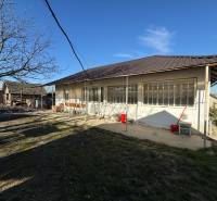 Pozemok pre 2 rodinné domy Svätý Peter - Rodinný dom na Cintorínskej ulici v Svätom Petre, určený na bývanie.