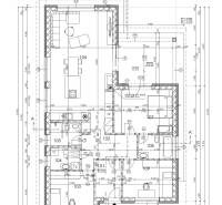 PRIESTRANNÁ 4-IZBOVÁ NOVOSTAVBA 167.38m²- BUNGALOV NA POZEMKU AŽ 702m² - Pôdorys Rodinného domu v Pavliciach s detailmi izieb a rozmiestnením nábytku.