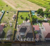 REZERVOVANÉ ZREKONŠTR. 6 IZBOVÝ RODINNÝ DOM, KOŠÚTY - Rodinný dom v Košútoch s priestranným dvorom a záhradou na predaj.