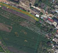 Predám pozemok v Tešedíkove - 994m2  - Letecký snímok pozemkov pre bývanie v Tešedíkove s vyznačenými parcelami.