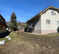 Rodinný dom · Terchová – Biely Potok - Rodinný dom v Terchovej s priestranným dvorom, všadeponúkajúci výhľad na prírodu.