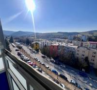 NOVINKA 3 izbový byt v Brezovej pod Bradlom s krásnym výhľadom - Výhľad z 3-izbového bytu v Brezovej pod Bradlom na sídlisko a okolitú krajinu.