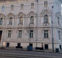 Na prenájom obchodný priestor 148m2, Štúrova, Štúrova, Staré Mesto - Historická fasáda na Štúrovej ulici, Obchodné priestory v Bratislave - Historické jadro.