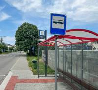 Stavebný pozemok pre RD | všetky podklady | 528 m² |Bernolákovo - Autobusová zastávka s prístreškom na Poľnej ulici v Bernolákove. Pozemky - bývanie.