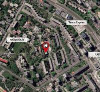  NEZARIADENÝ 3-izb.byt, 11m2 LODŽIA, BA IV., Červeňákova - Letecký pohľad na Bratislava - Dúbravka, Červeňákova s obchodmi a školami blízko 3-izbového bytu.