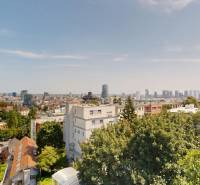 Exkluzívny byt pod Slavínom s terasou a výhľadom na Bratislavu - Výhľad na panorama v Bratislave z oblasti Boženy Němcovej.