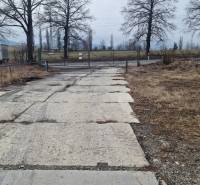 Prenájom HALA - SKLADOVÉ PRIESTORY - POPRAD od 2500 m2 - 5000 m2 - Areál so spevnenou cestou a bránou vo Východnej ulici v Poprade, sklady a haly.