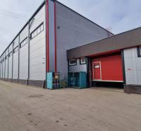 Prenájom HALA - SKLADOVÉ PRIESTORY - POPRAD od 2500 m2 - 5000 m2 - Sklady a haly na ulici Východná v meste Poprad s dostupnou prístupovou cestou.