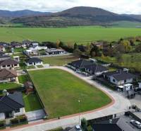 Na predaj 2 pozemky na  výstavbu RD v obci Kočovce - Rakoľuby - Letecký pohľad na novú zástavbu pre pozemky na bývanie v Kočovciach.