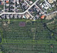 I Predaj Investičný stavebný pozemok 433 m² – Pezinok - Katastrálna mapa v Pezinku zobrazuje rozmiestnenie pozemkov na bývanie s číslami parciel.