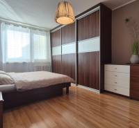 Zariadený 2-izbový byt 64 m² s 6 m² loggiou na sídlisku 
