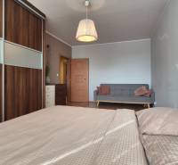 Zariadený 2-izbový byt 64 m² s 6 m² loggiou na sídlisku 