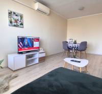 Zariadený 2-izbový byt 64 m² s 6 m² loggiou na sídlisku 