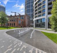 Predaj luxusný 2-izbový byt, 52 m2, Továrenská ul, SKY PARK - Fontána, moderné budovy a zeleň na ulici Továrenská, Bratislava - Staré Mesto.