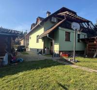 Moderný 5-izbový rodinný dom po kolaudácii 2025 | 2-generačné bývanie  - Rodinný dom v Lutile s dvorom, prístreškom a záhradou.