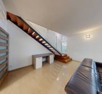 REZERVÁCIA _4-izb.rodinný dom na Okružnej ul.-Senec - V rodinnom dome na Okružnej ulici je schodisko, sedačka a písací stôl.