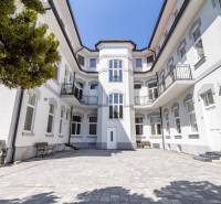 NA PRENÁJOM-Kancelársky priestor-Košice-Staré mesto,Masarykova ul. - Dvor pred kanceláriami v meste Košice - mestská časť Staré Mesto na ulici Masarykova.